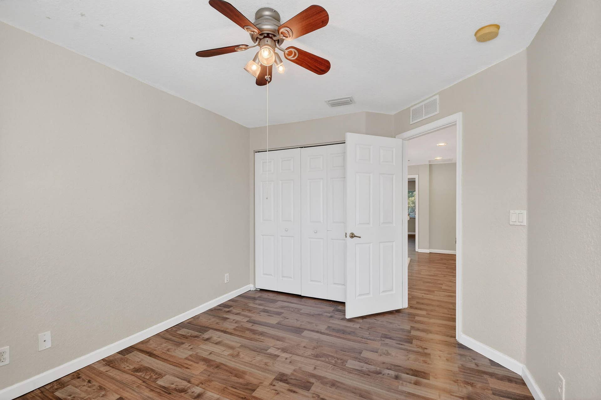 Guest Bedroom #1