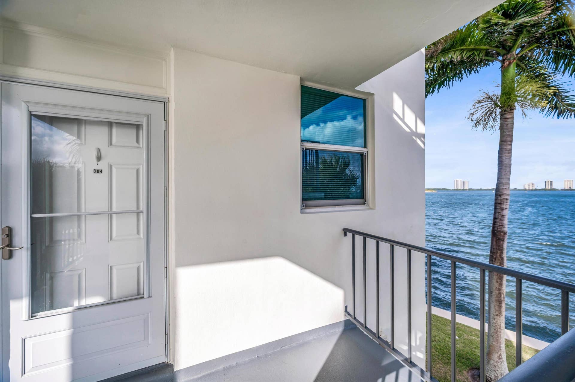 100 Paradise Harbour Boulevard, #304, North Palm Beach, FL 33408 Z63_6773