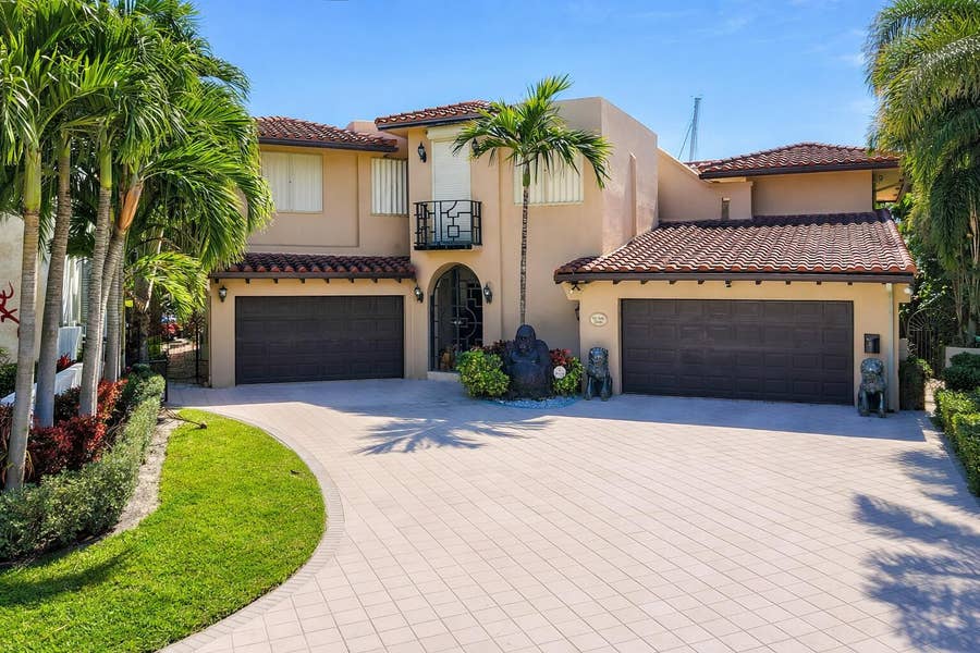 Property photo for 2850 NE 44th Street, Lighthouse Point, FL