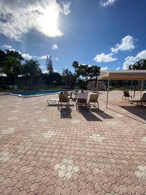 5 Abbey Lane, #104, Delray Beach, FL 33446 pool 2
