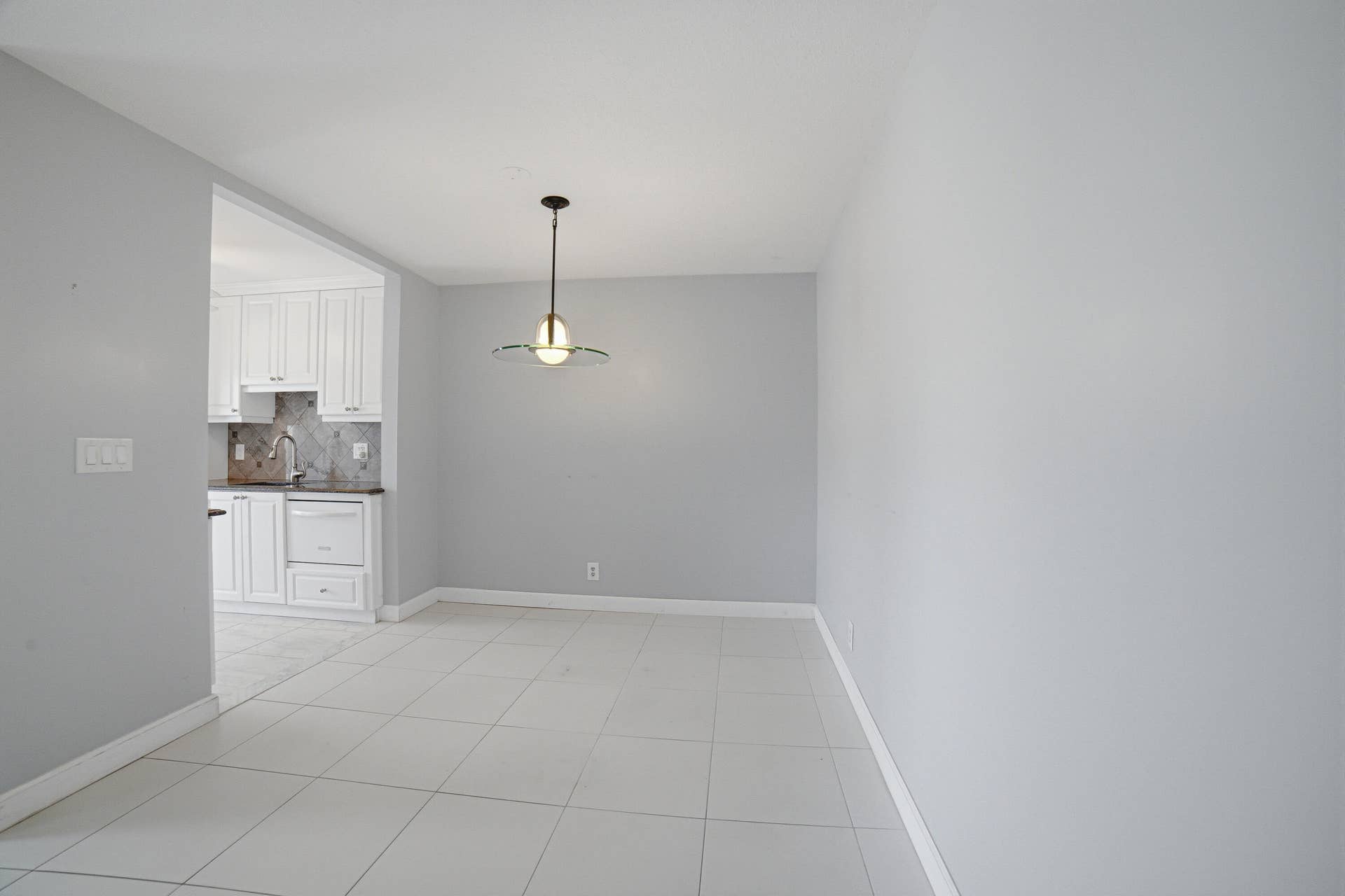130 Doolen Court, #108, North Palm Beach, FL 33408 Dining Area