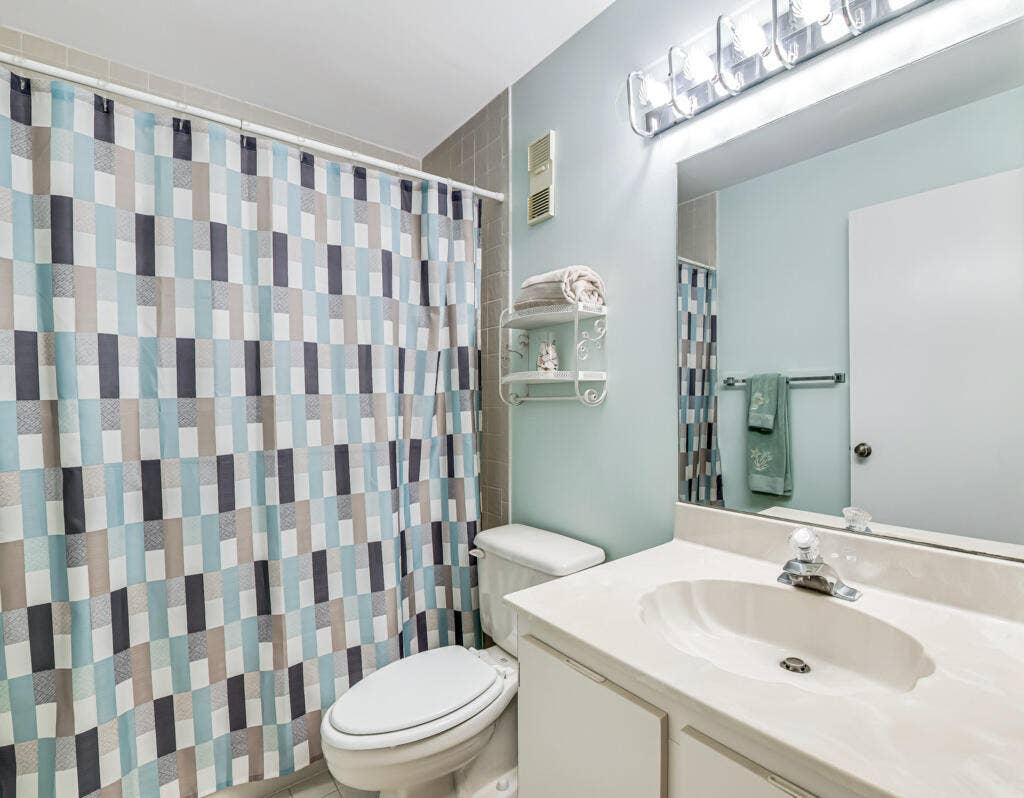 6235 Kings Gate Circle, Delray Beach, FL 33484 6235 Kings Gate Circle, Delray Beach, FL 33484