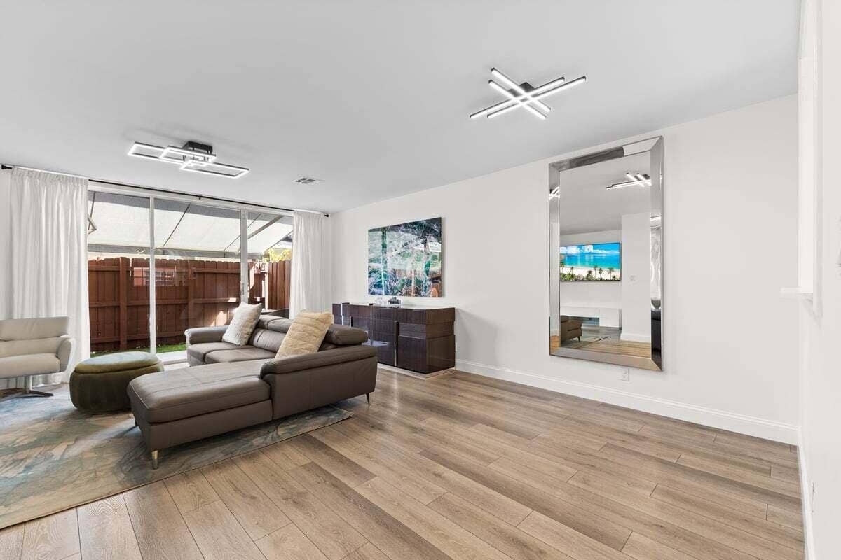 801 NE 1st Street, #8, Fort Lauderdale, Fort Lauderdale, FL 33301