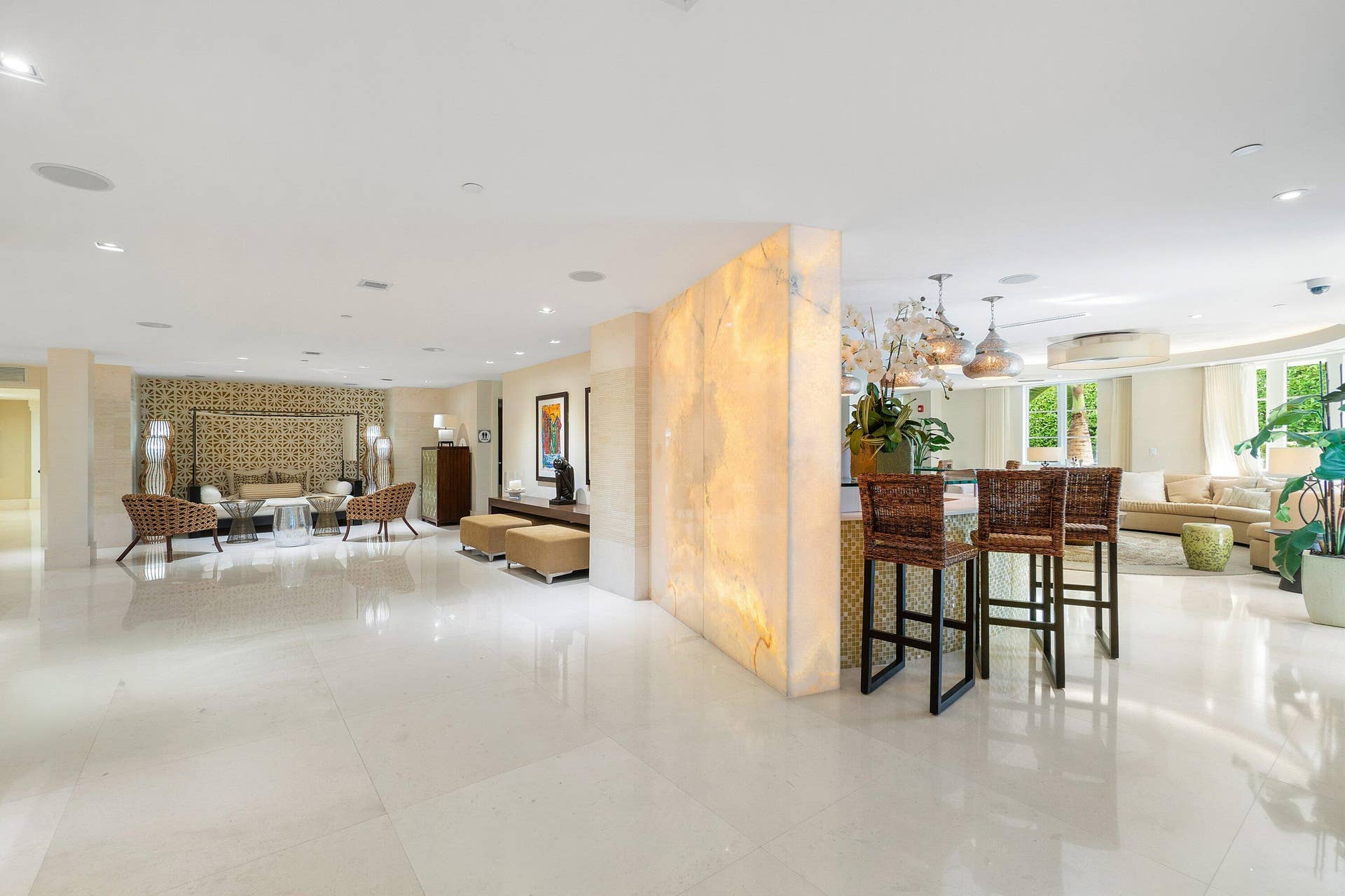 032-155SouthOceanAvenue-303-PalmBeachSho
