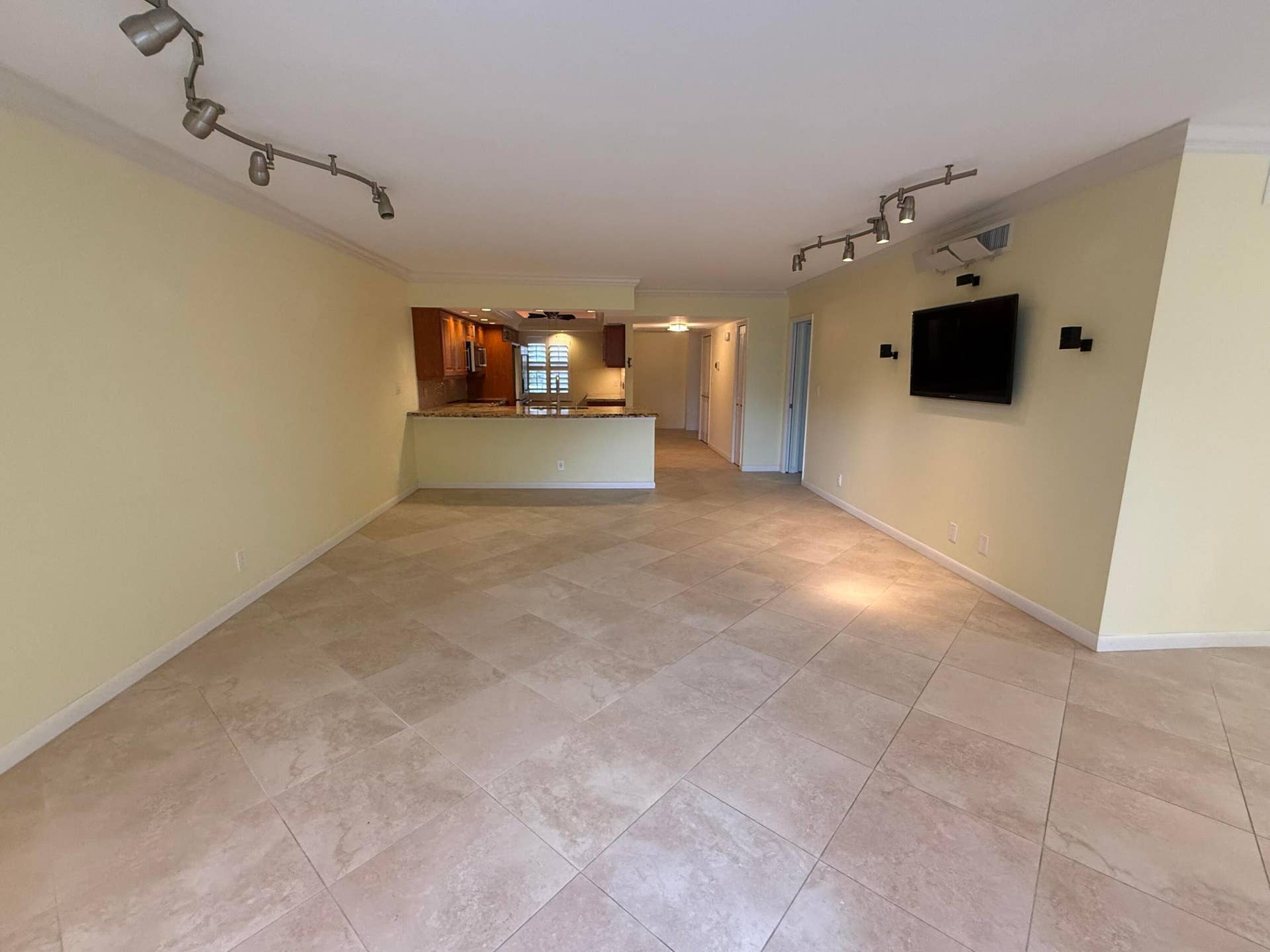 3930 Oaks Clubhouse Drive, #408, Pompano Beach, FL 33069 3930 Oaks Clubhouse Drive, #408, Pompano Beach, FL 33069