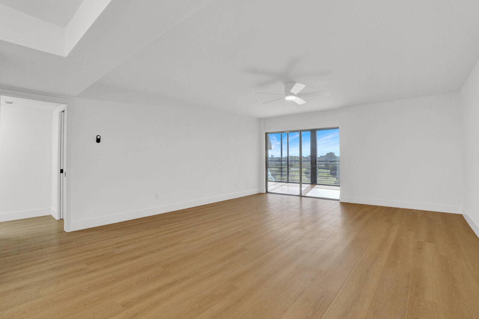 9260 SW 14th Street, #2508, Boca Raton, FL 33428 Living Room