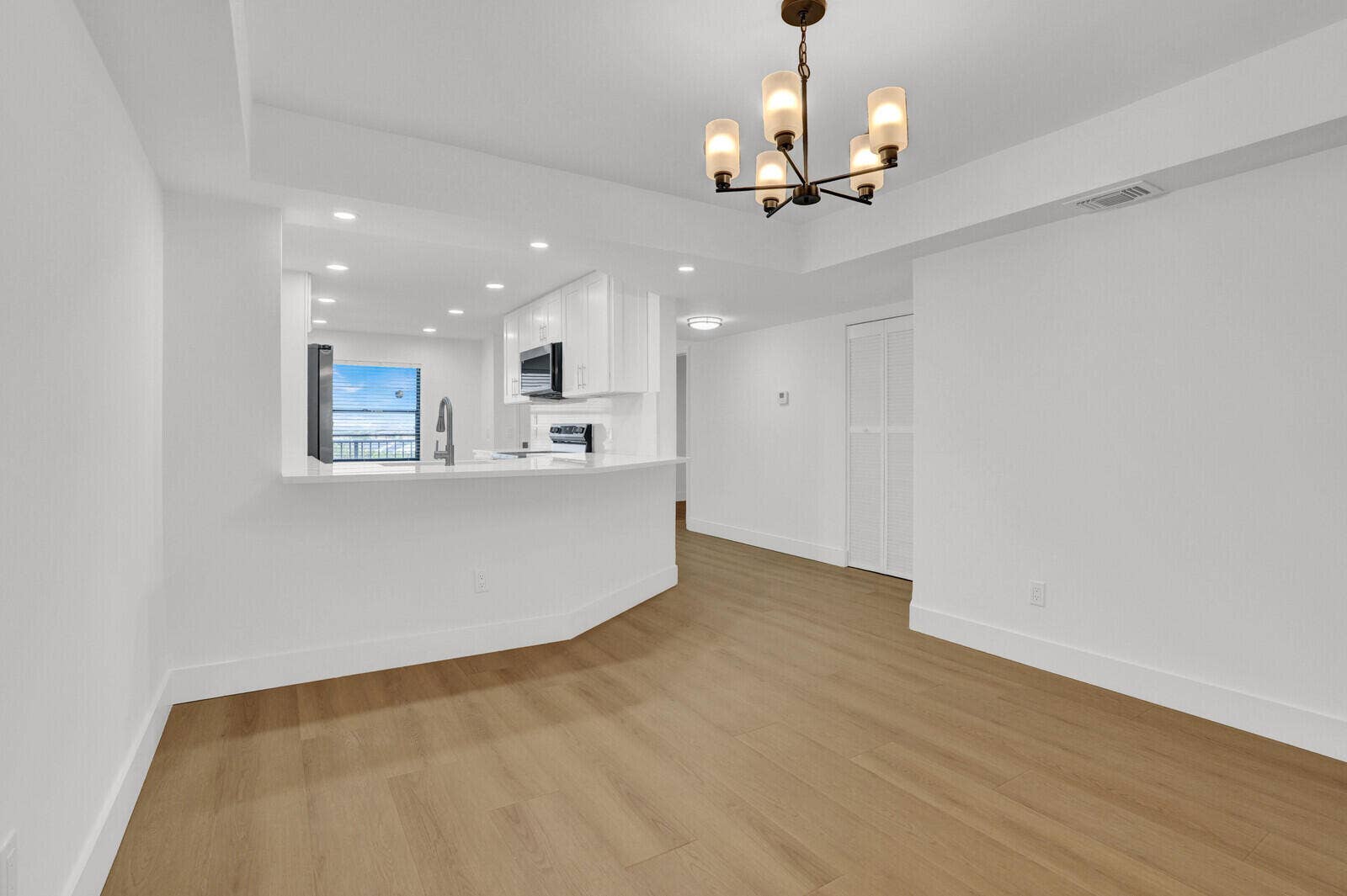 9260 SW 14th Street, #2508, Boca Raton, FL 33428 Dining Area