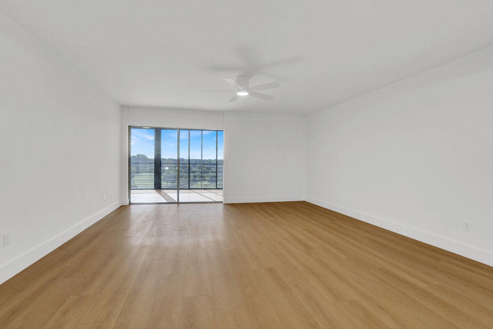 9260 SW 14th Street, #2508, Boca Raton, FL 33428 Living Room