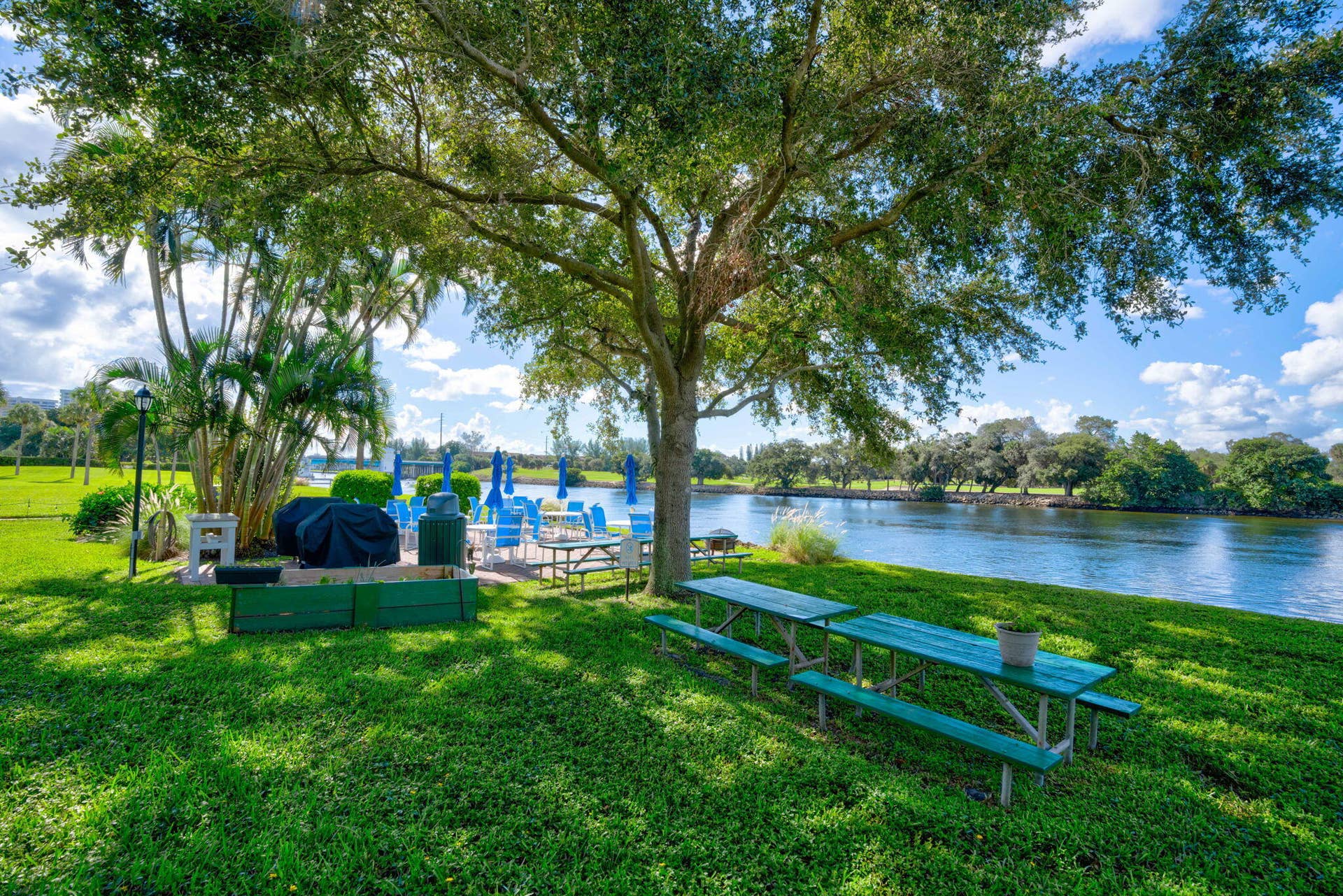 336 Golfview Road, #207, North Palm Beach, FL 33408 Picnic area