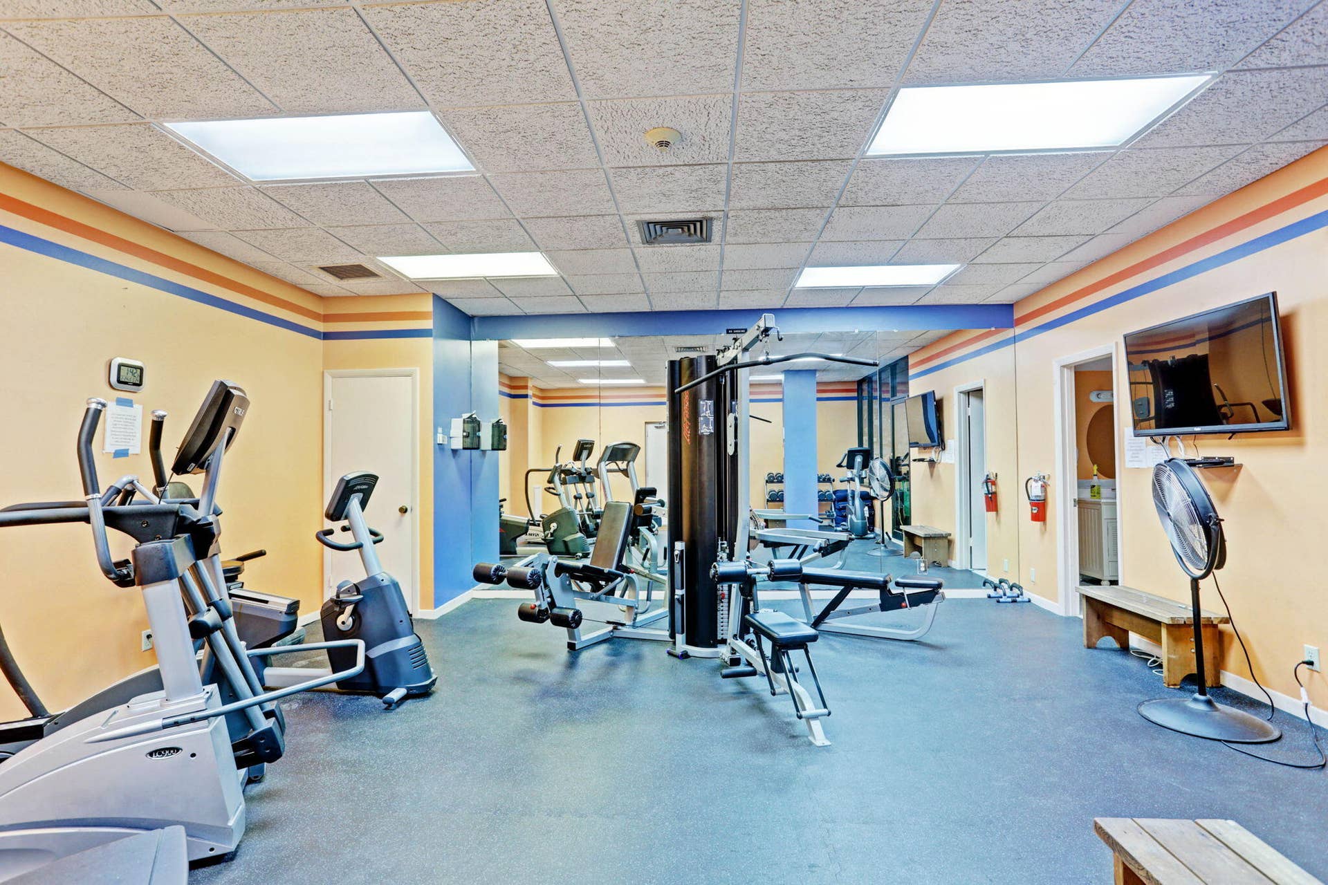 336 Golfview Road, #207, North Palm Beach, FL 33408 Fitness room