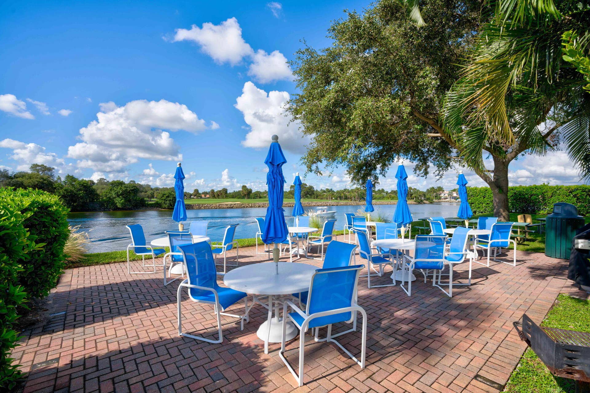 336 Golfview Road, #207, North Palm Beach, FL 33408 Picnic area