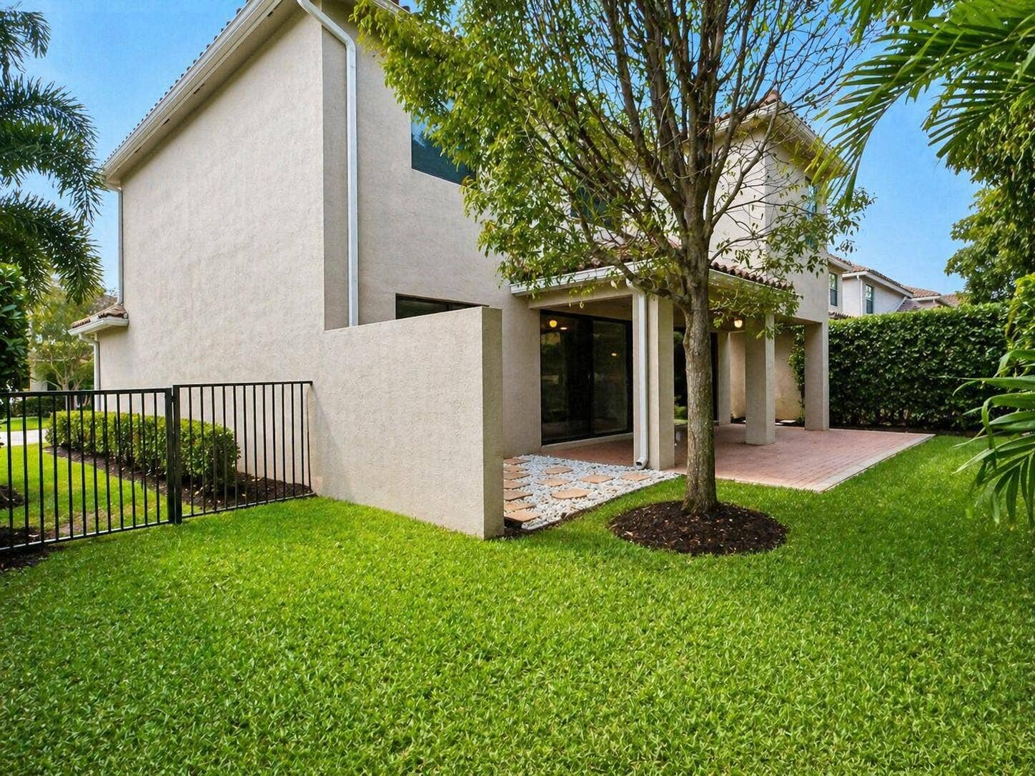 8079 Snowflake Obsidian Trail, Delray Beach, FL 33446 Back yard and house new