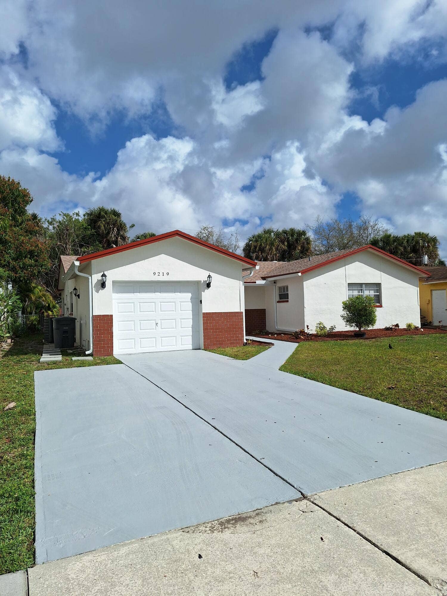 02) Driveway and Garage Access