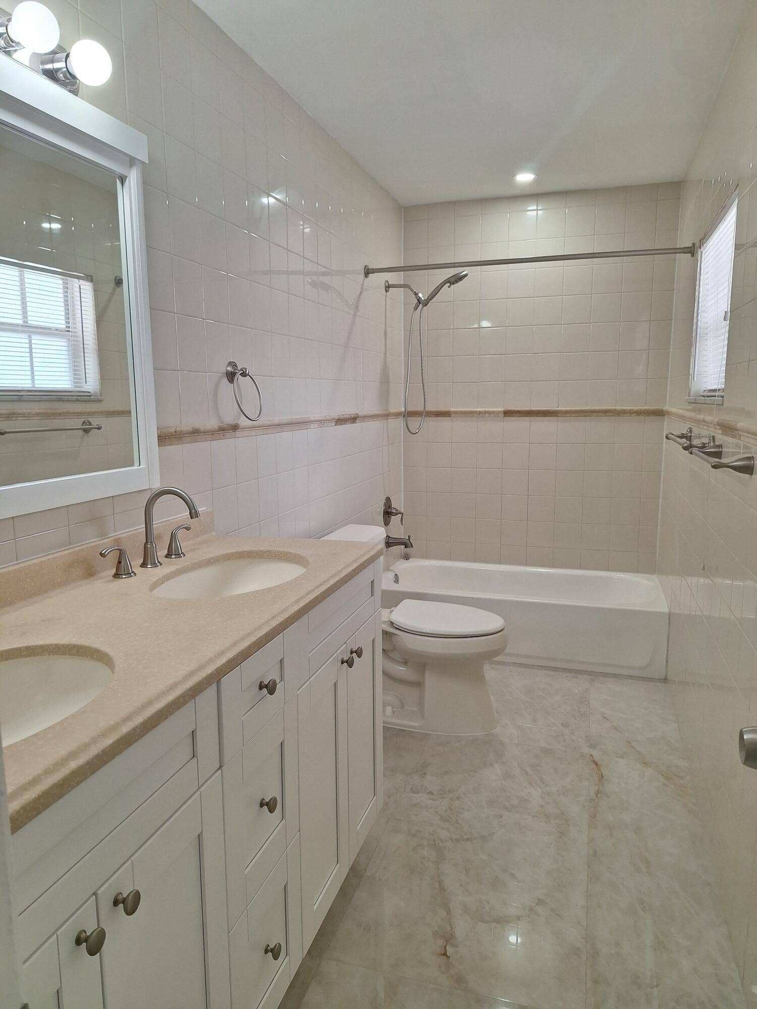 09) Hallway Bathroom