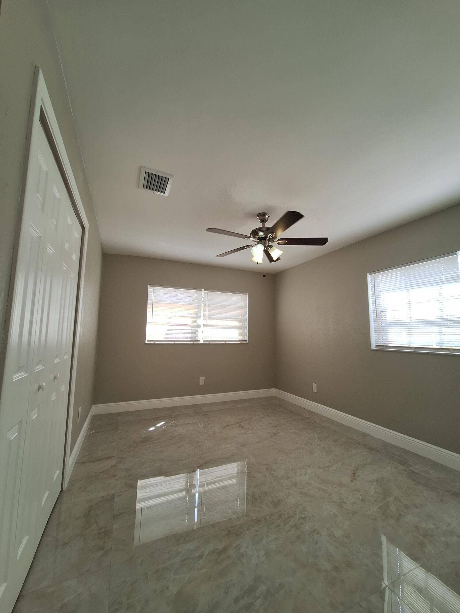 10) Bedroom #1
