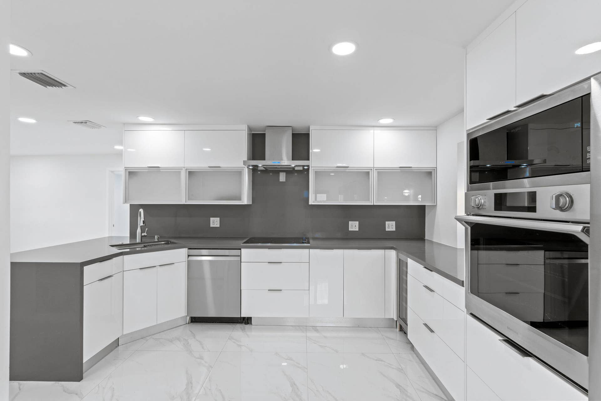 19-web-or-mls-A7408222