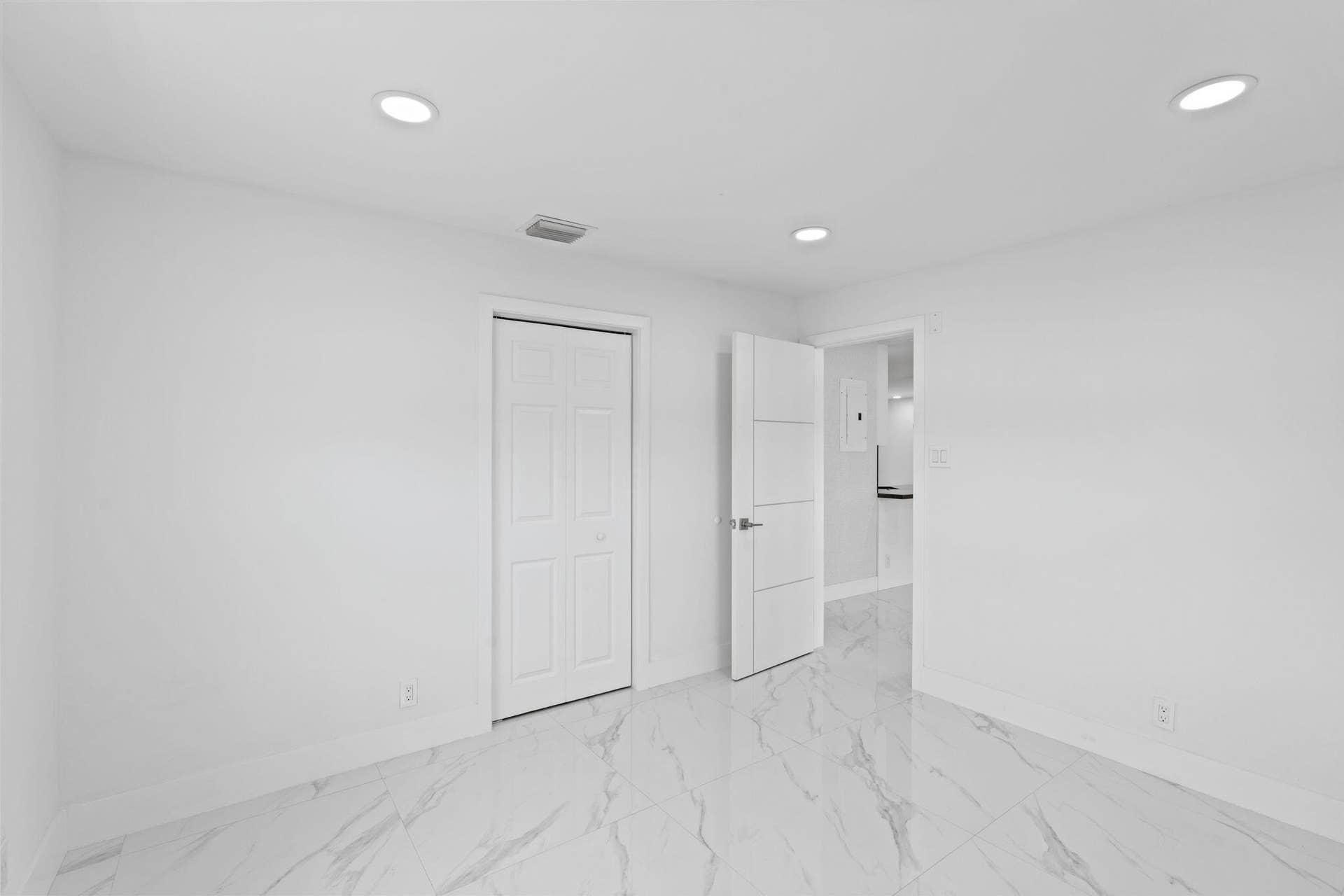 7-web-or-mls-A7408198