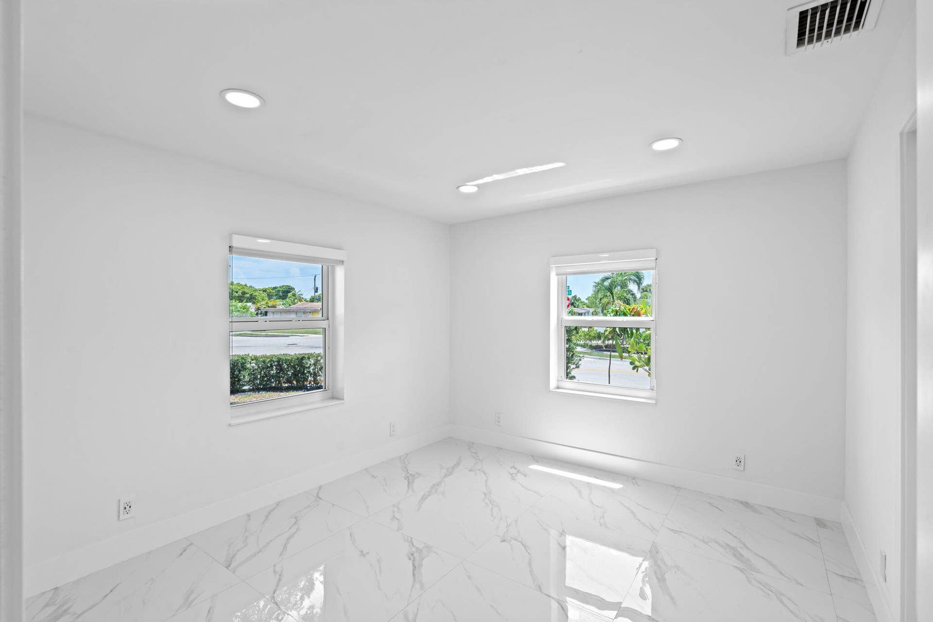 12-web-or-mls-A7408195
