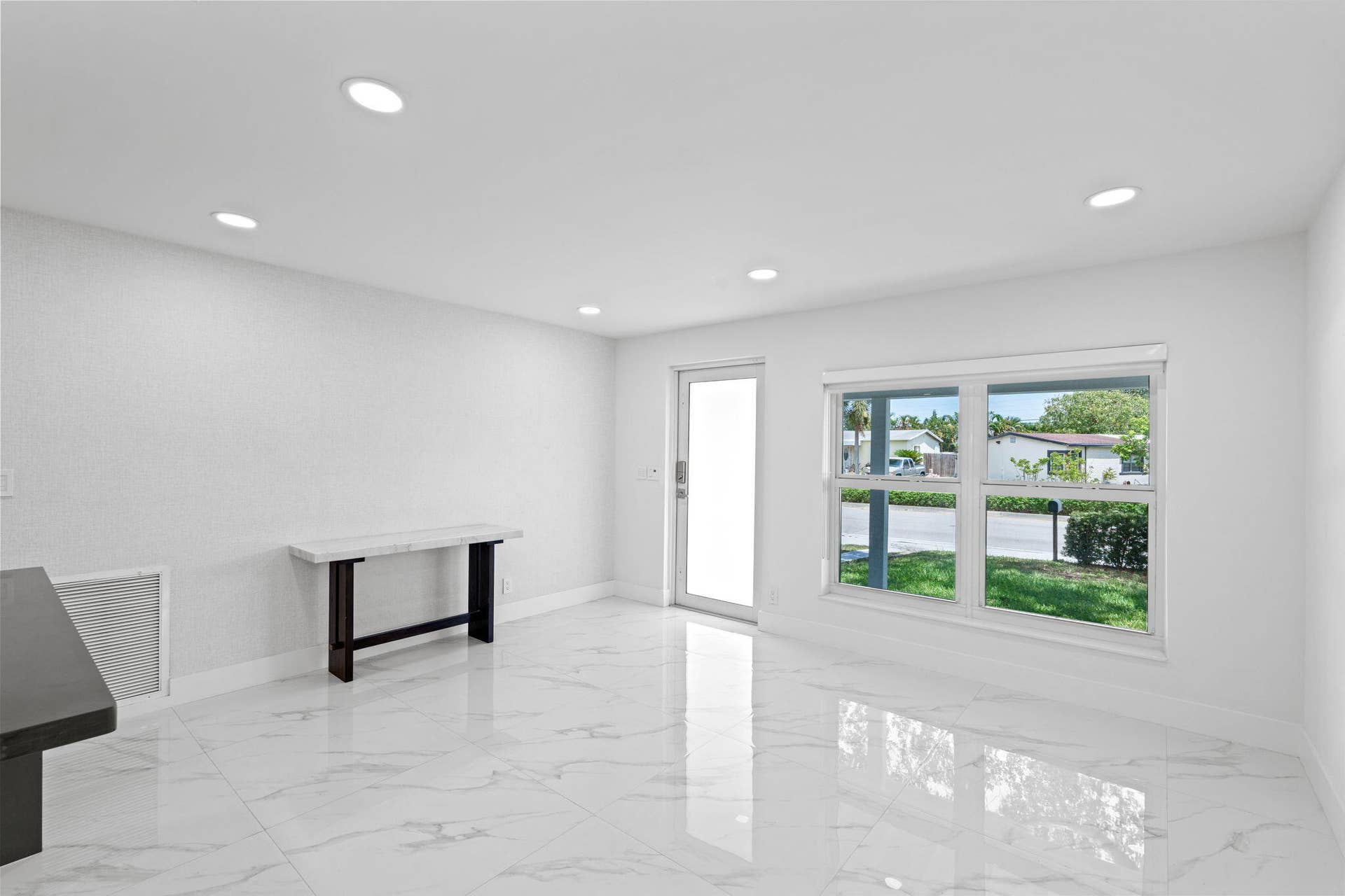 8-web-or-mls-A7408183