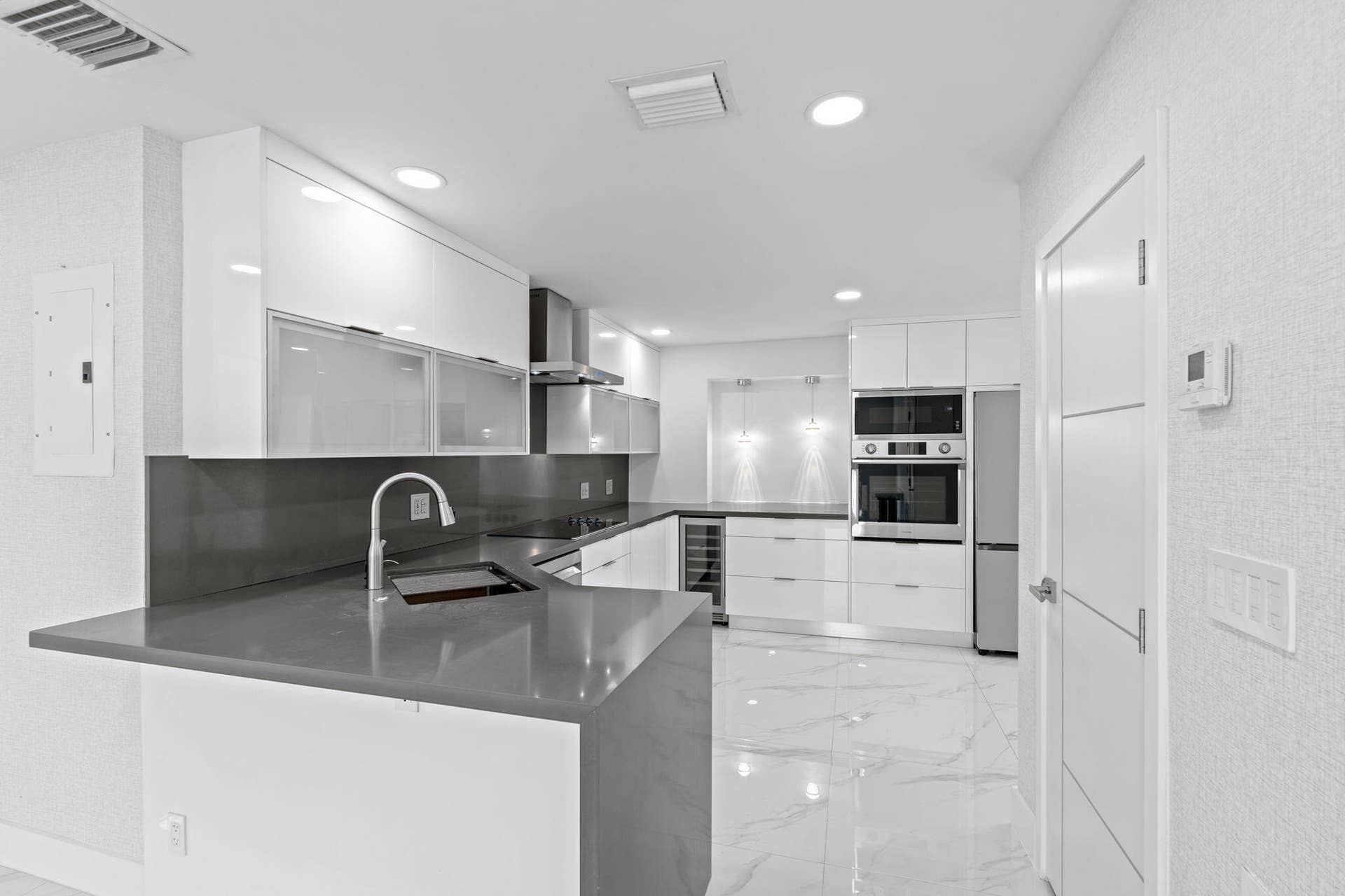 17-web-or-mls-A7408216
