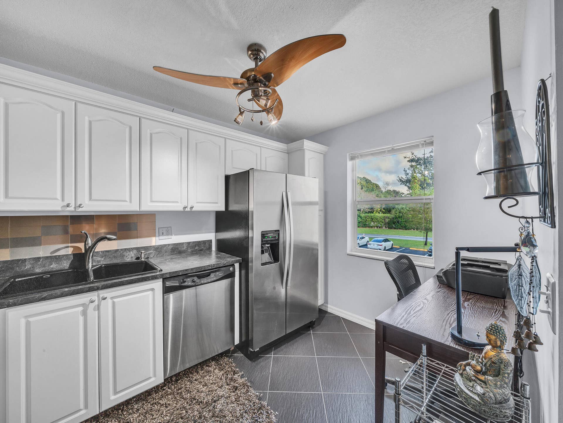 130 Lake Constance Drive, West Palm Beach, FL 33411 4 Kitchen (2)