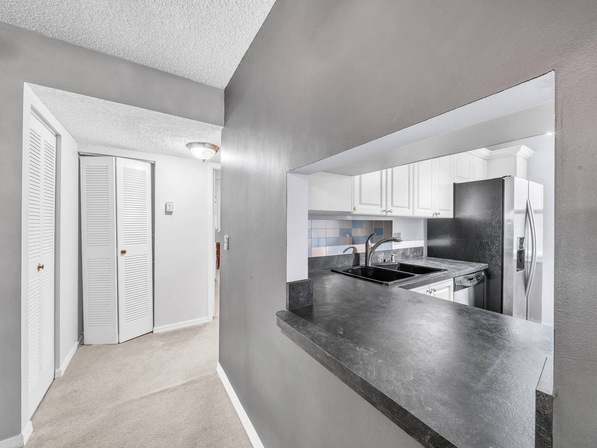 130 Lake Constance Drive, West Palm Beach, FL 33411 16 Serving Window (2)