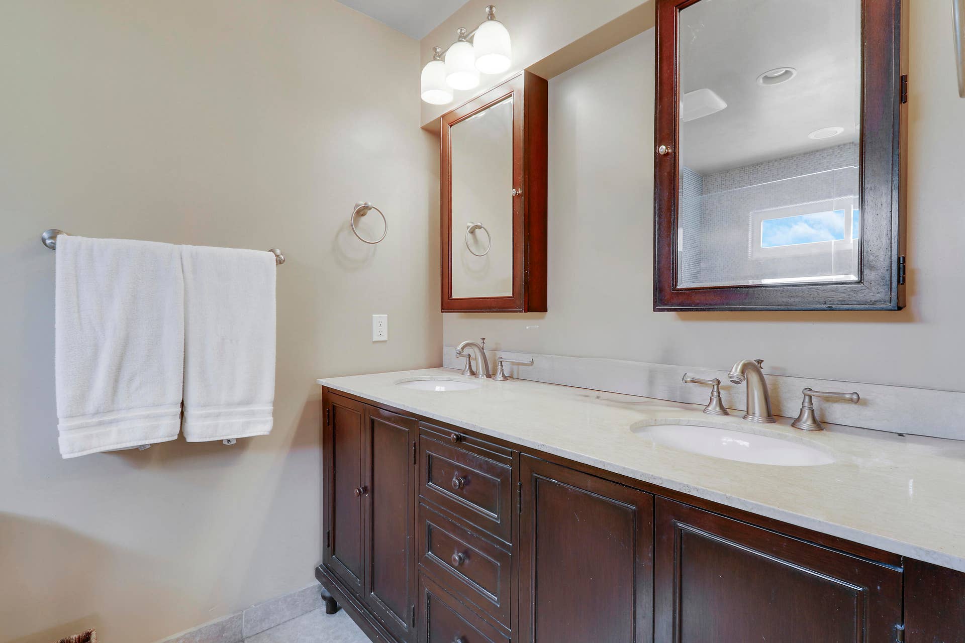 856 Country Club Drive, North Palm Beach, FL 33408 856 Country Club Drive, North Palm Beach, FL 33408