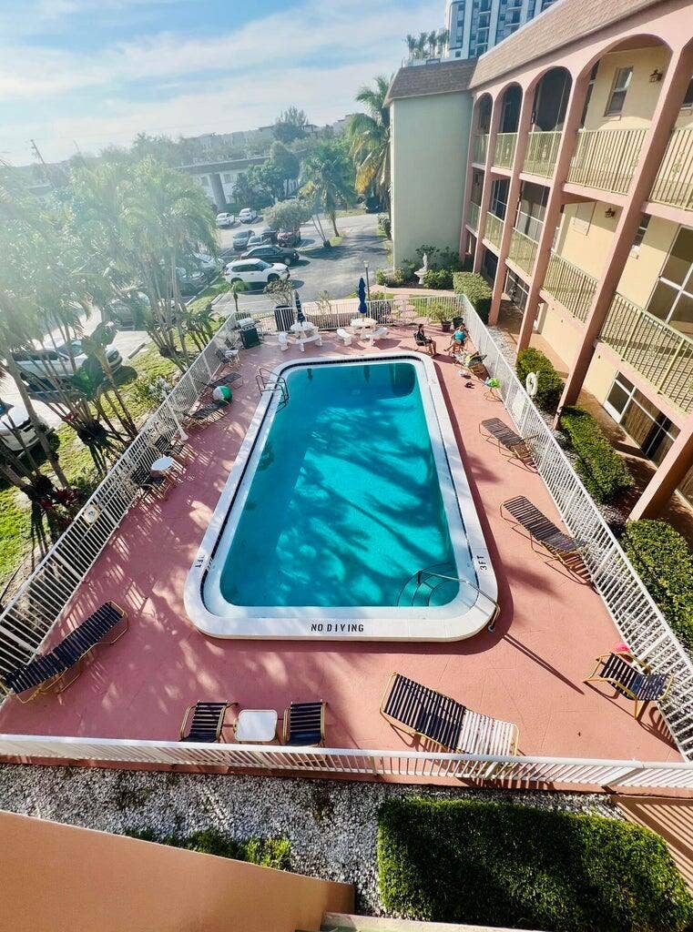 100 SE 6th Avenue, #303, Pompano Beach, Pompano Beach, FL 33060 100 SE 6th Avenue, #303, Pompano Beach, Pompano Beach, FL 33060