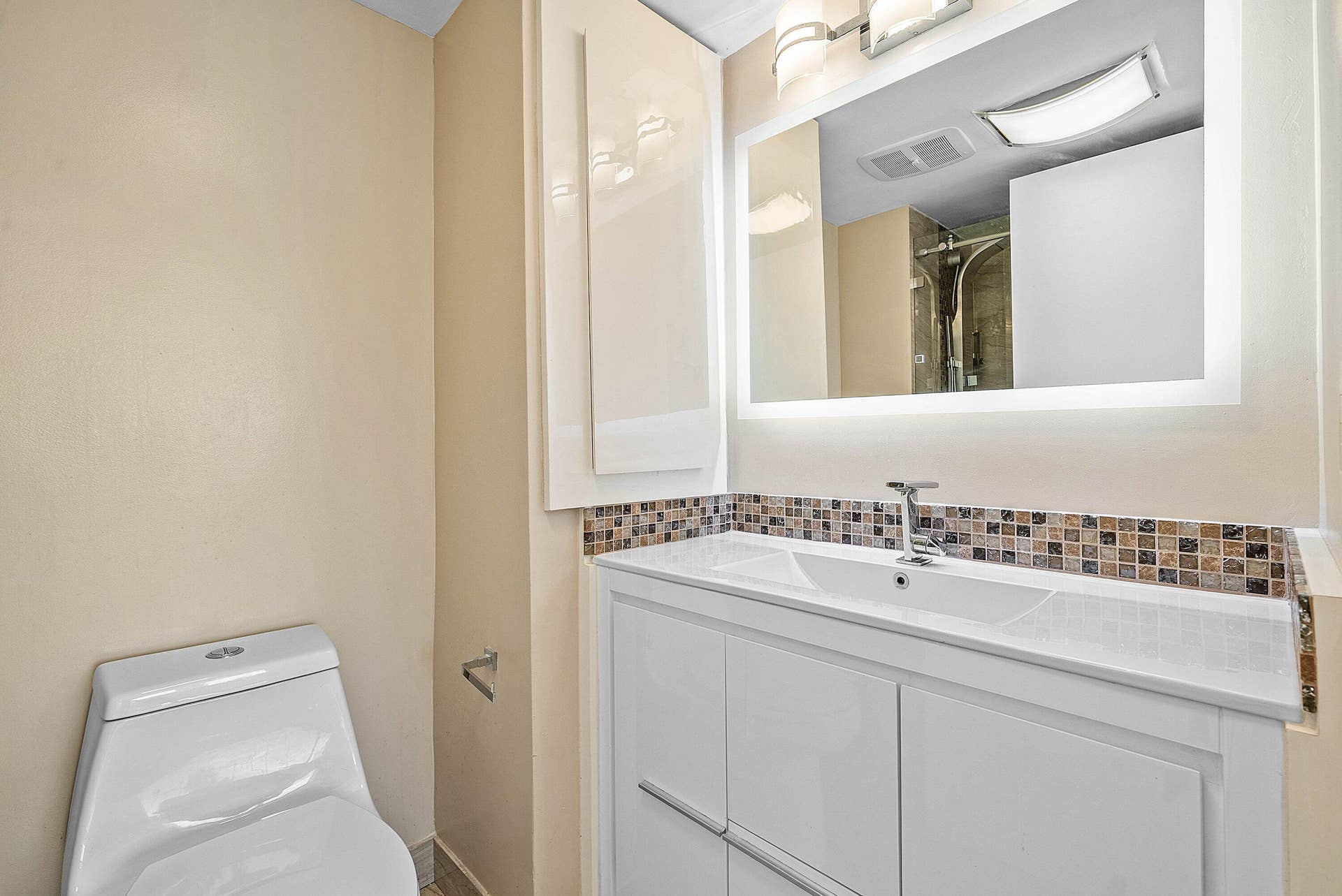 3301 S Ocean Boulevard, #207, Highland Beach, FL 33487 015-3301SouthOceanBoulevard-207-Highland