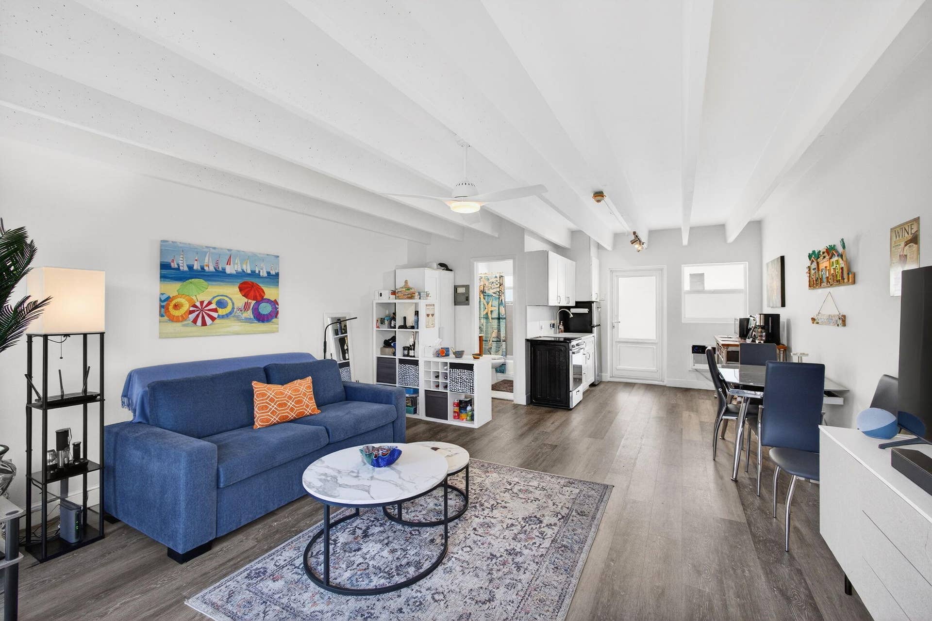 Interior Photo #6