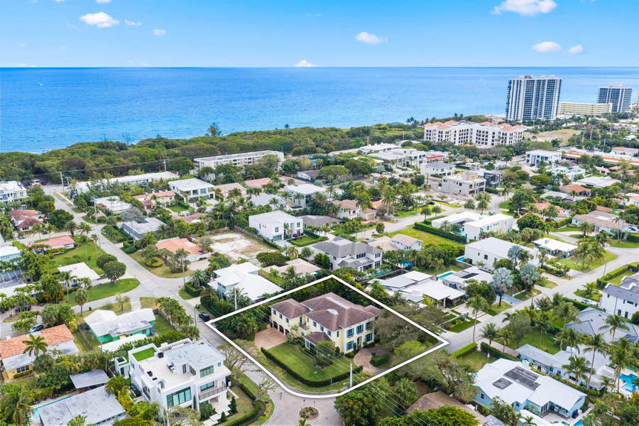 Property photo for 800 NE 4th Street, Boca Raton, FL