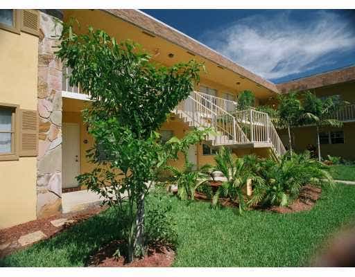 Property photo for 200 Croton Avenue, #106, Lantana, FL