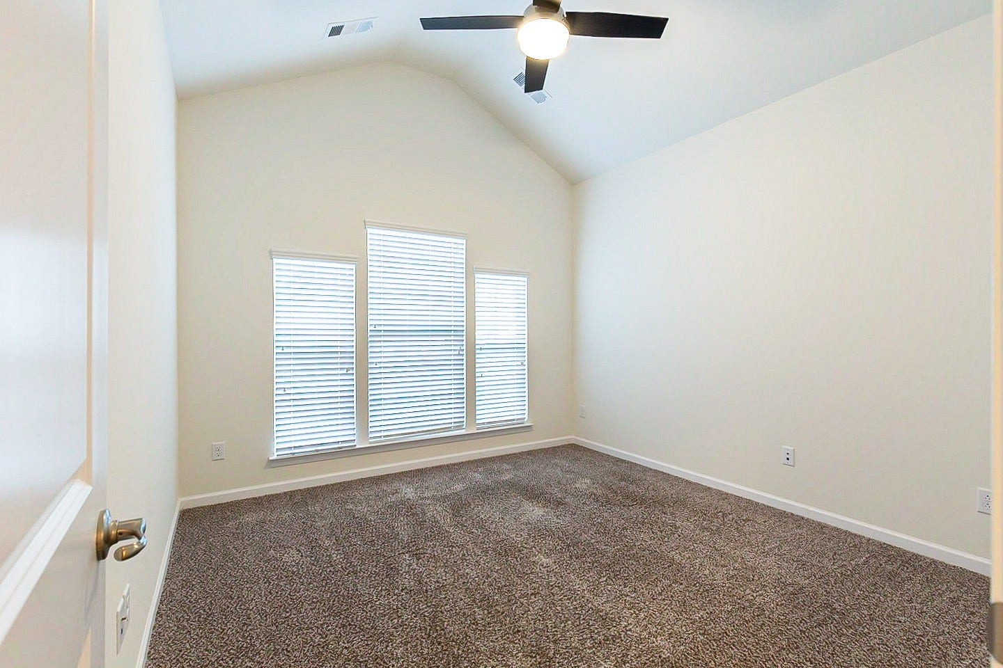 2822 Winterberry Dr, Columbia, TN 38401 2822 Winterberry Dr, Columbia, TN 38401