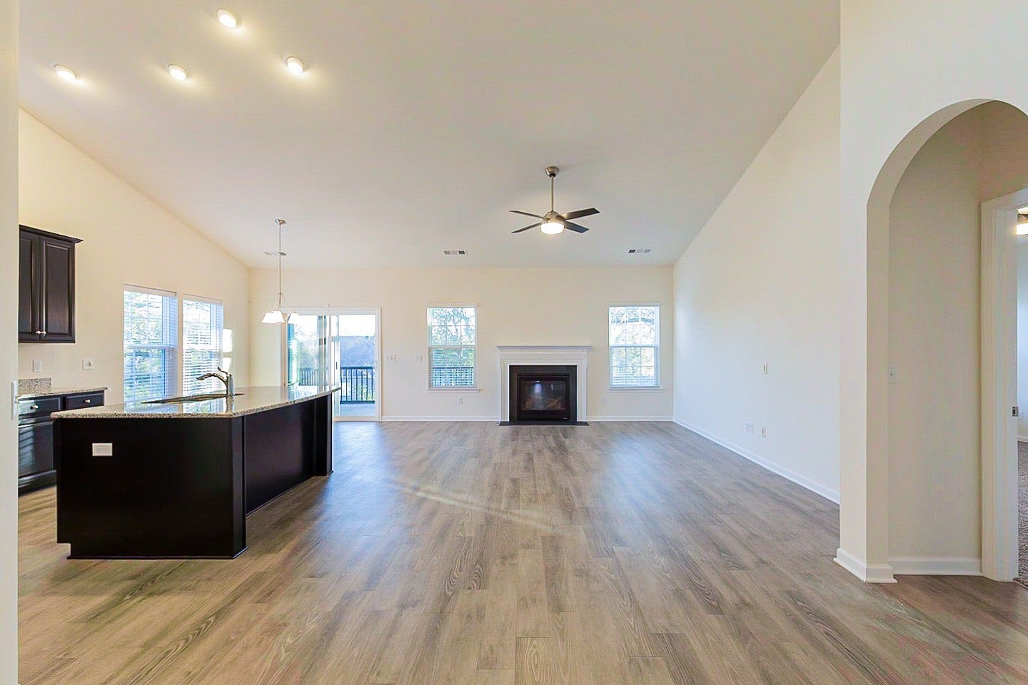 2822 Winterberry Dr, Columbia, TN 38401 2822 Winterberry Dr, Columbia, TN 38401