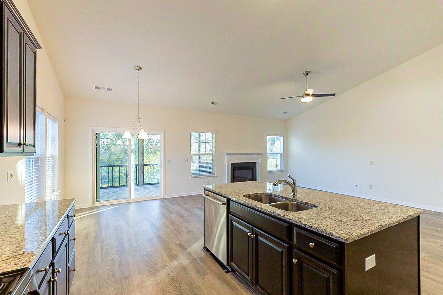 2822 Winterberry Dr, Columbia, TN 38401 2822 Winterberry Dr, Columbia, TN 38401