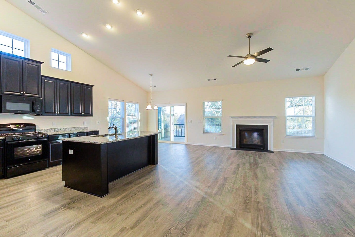 2822 Winterberry Dr, Columbia, TN 38401 2822 Winterberry Dr, Columbia, TN 38401
