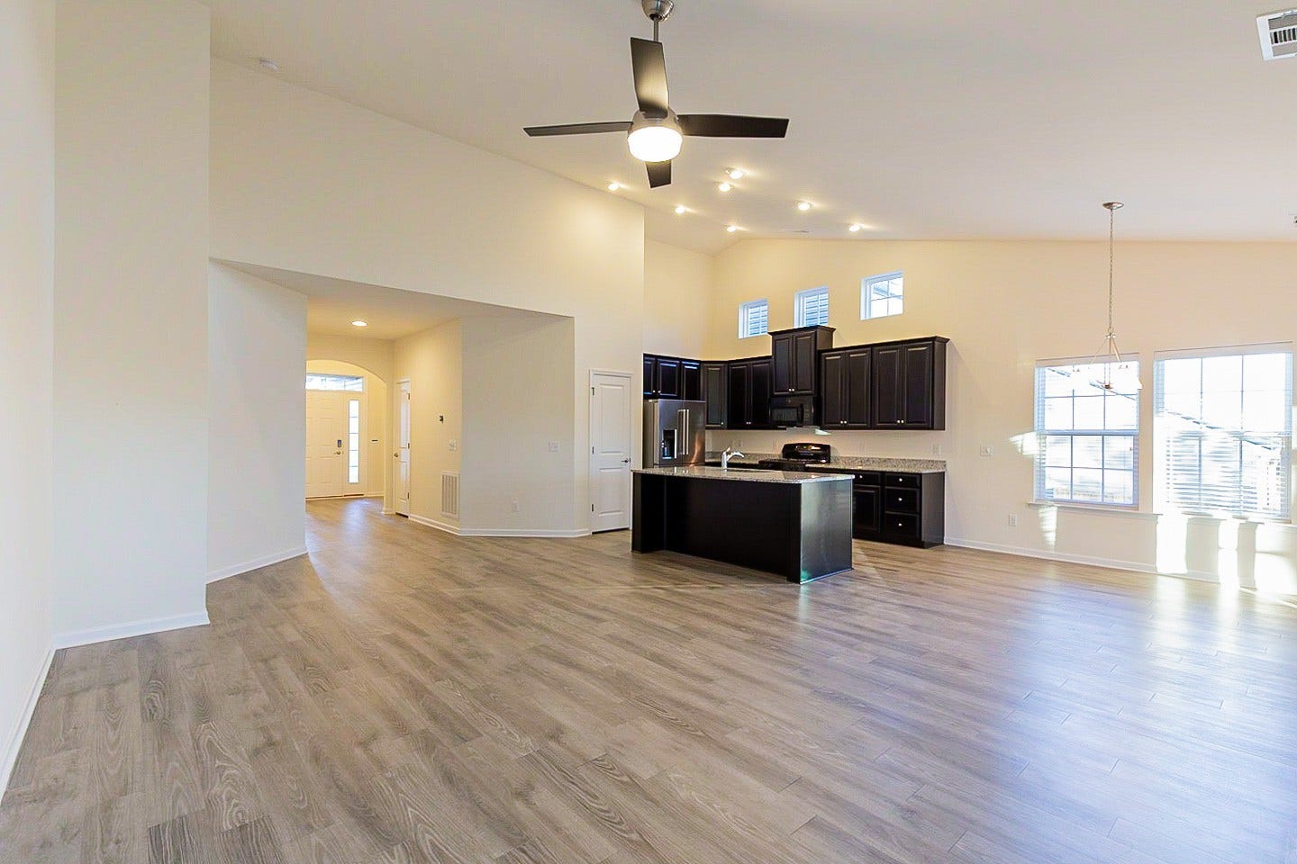 2822 Winterberry Dr, Columbia, TN 38401 2822 Winterberry Dr, Columbia, TN 38401
