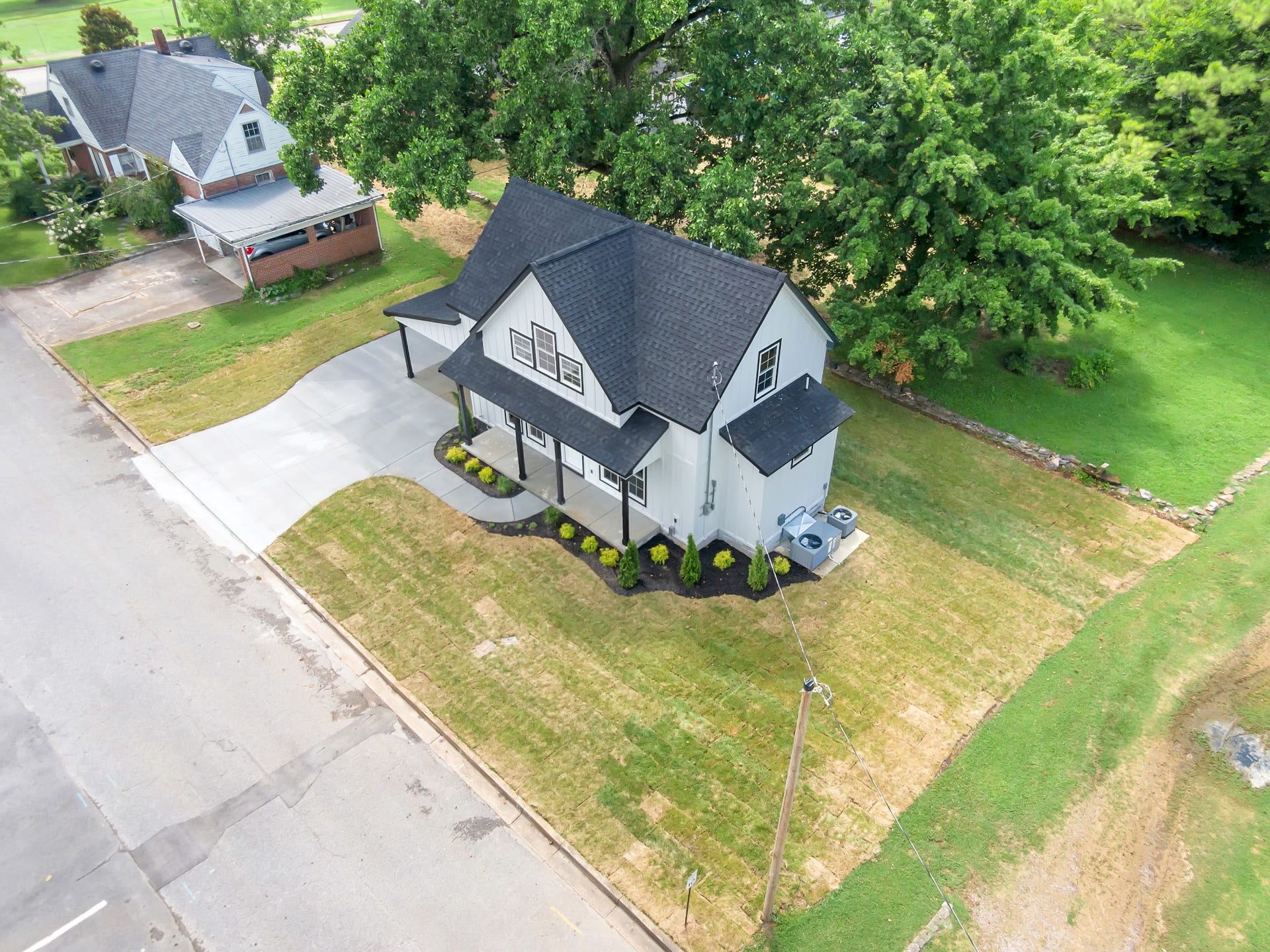 220 Walnut St, Shelbyville, TN 37160