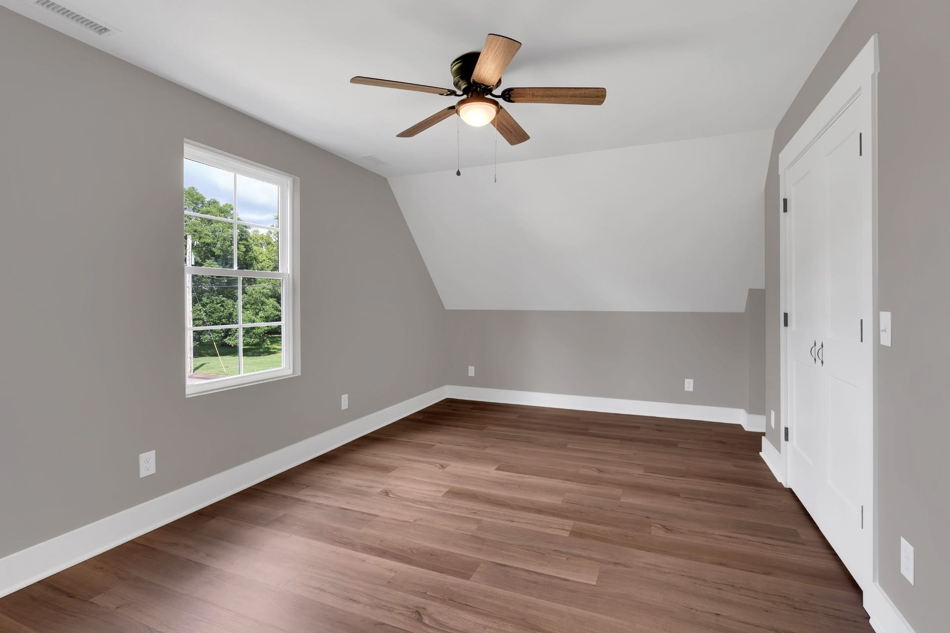 220 Walnut St, Shelbyville, TN 37160