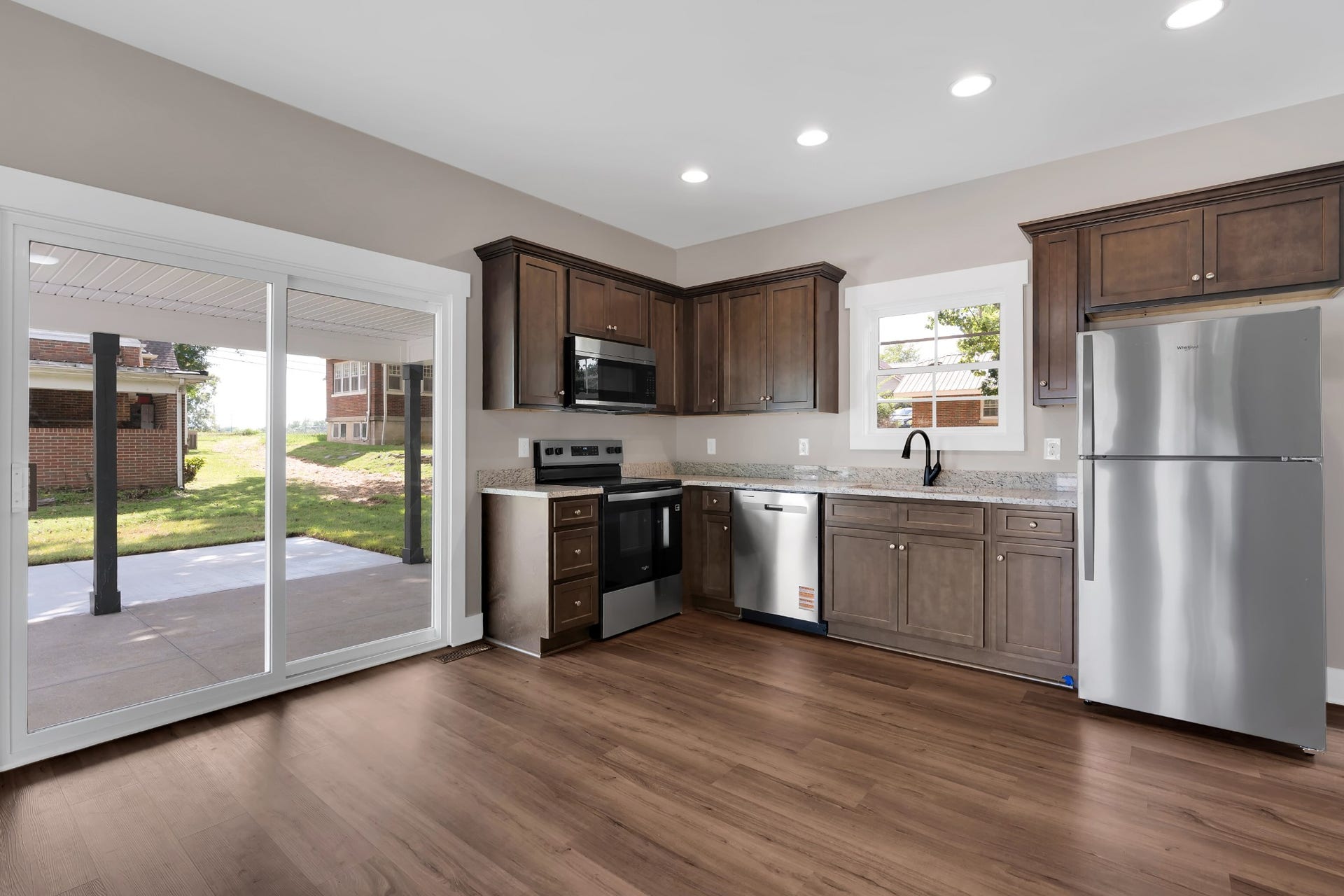 220 Walnut St, Shelbyville, TN 37160