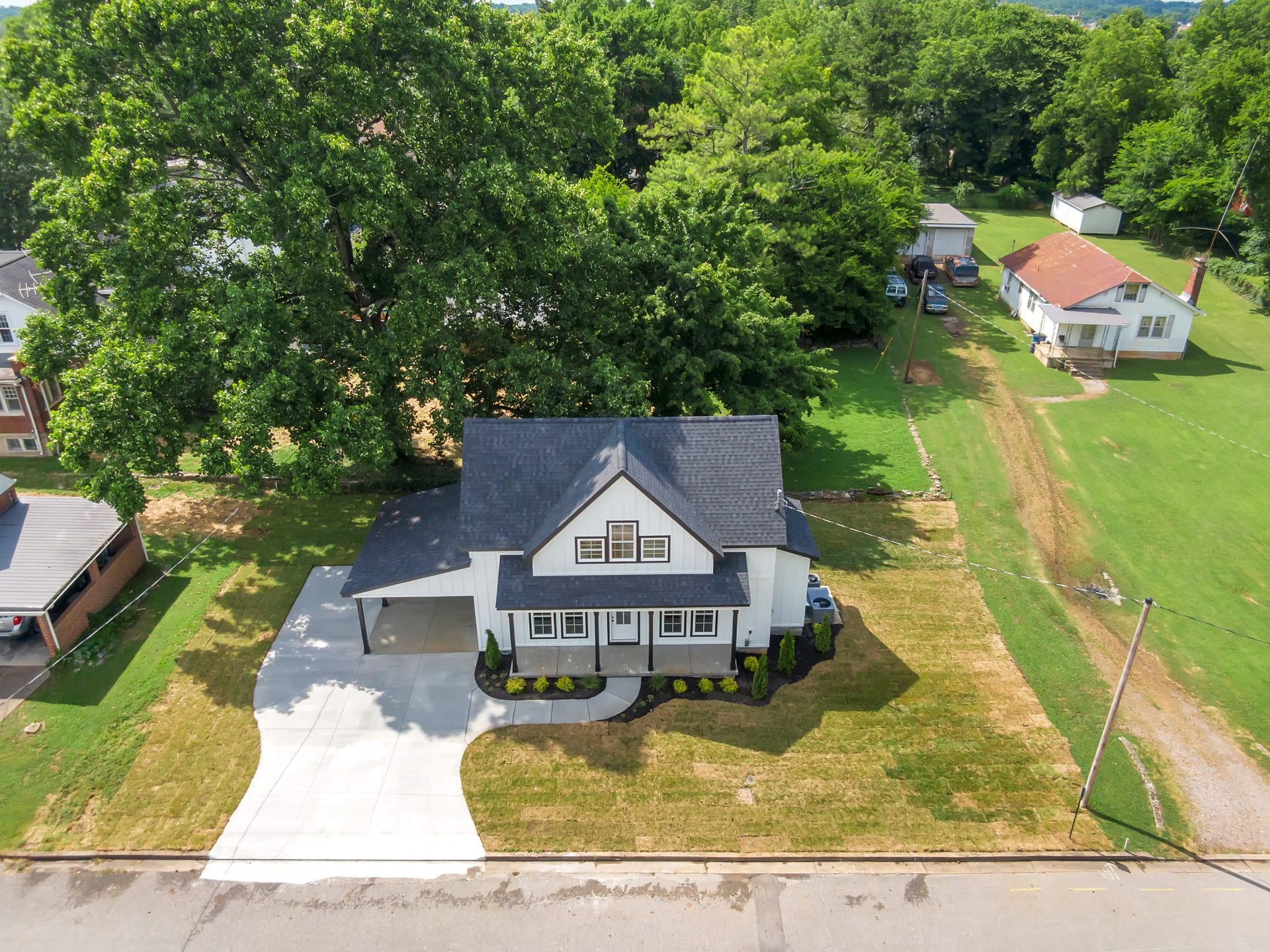220 Walnut St, Shelbyville, TN 37160