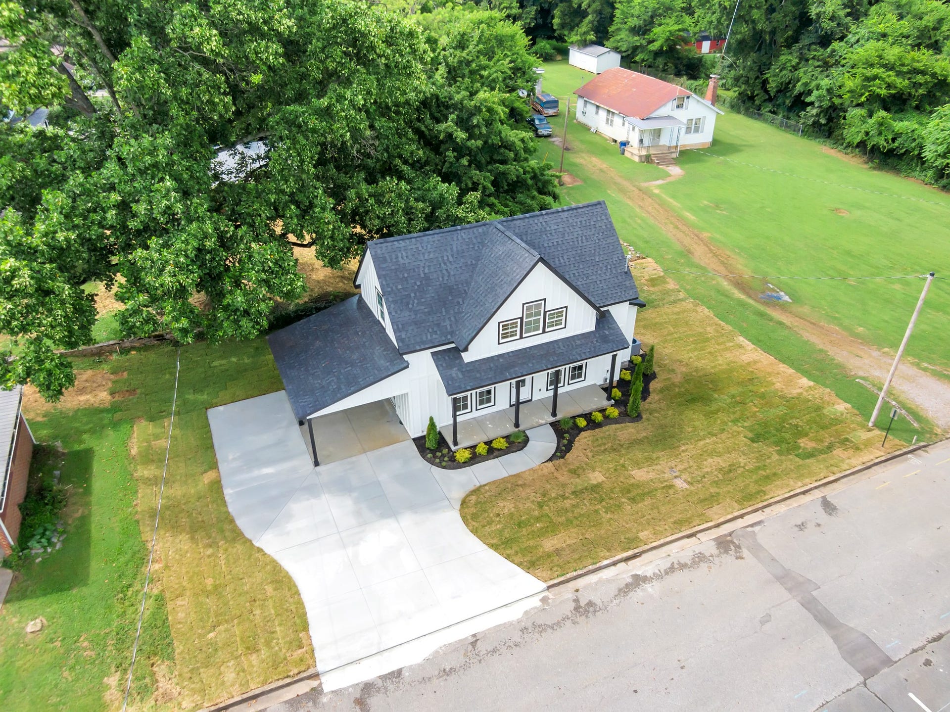 220 Walnut St, Shelbyville, TN 37160