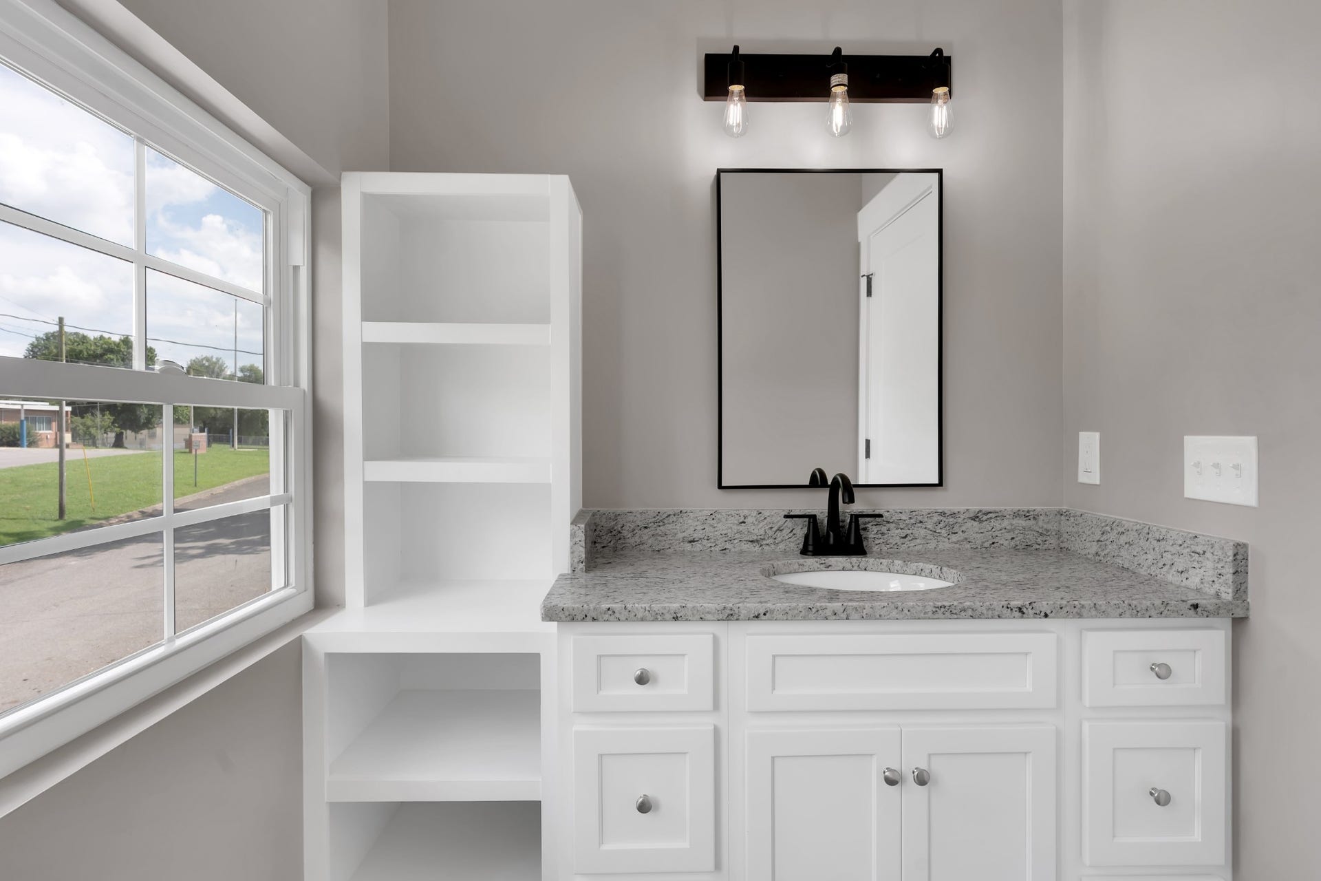220 Walnut St, Shelbyville, TN 37160