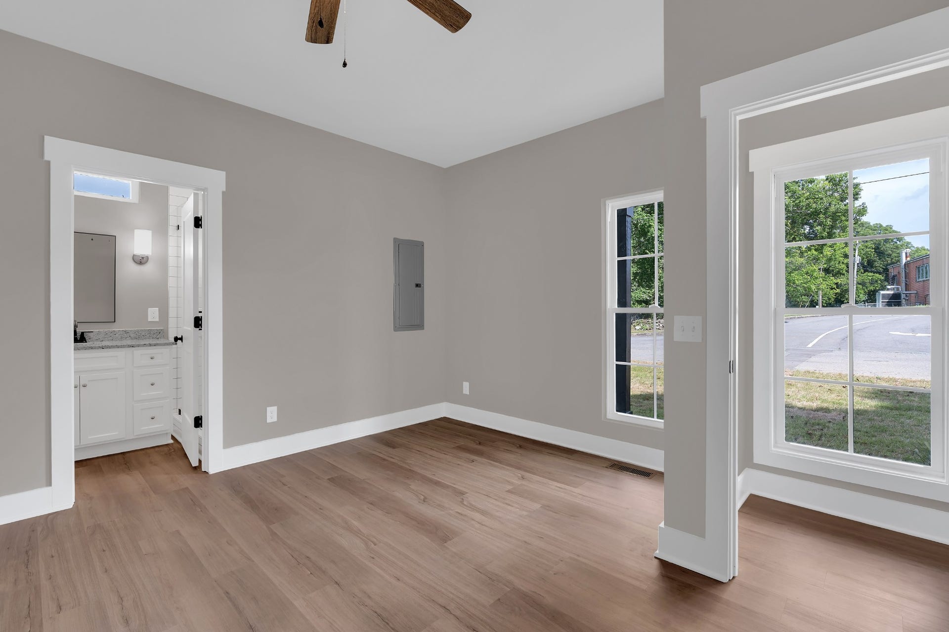 220 Walnut St, Shelbyville, TN 37160