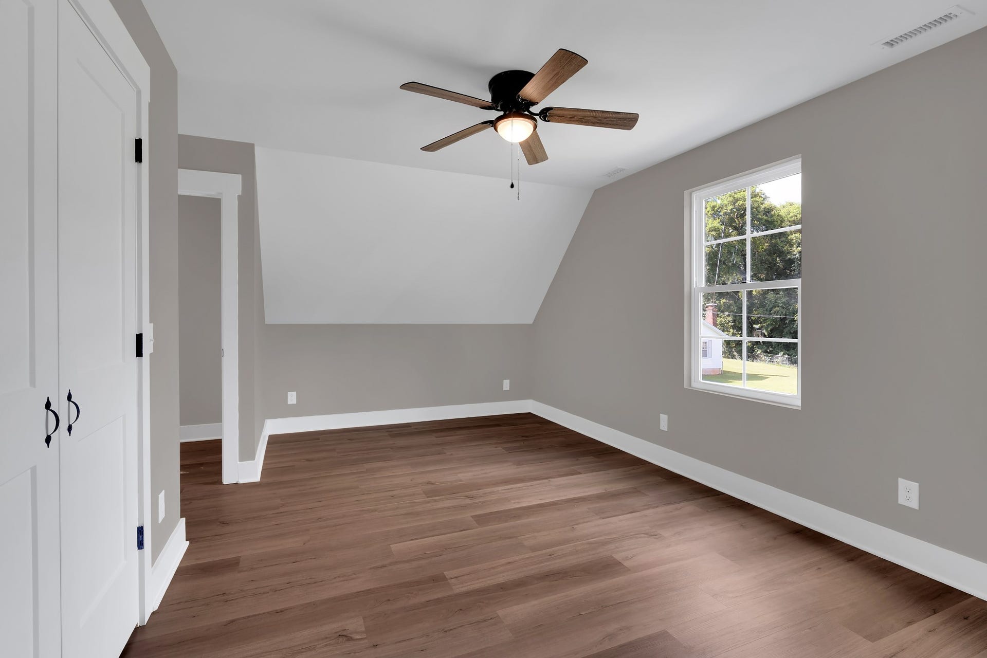220 Walnut St, Shelbyville, TN 37160
