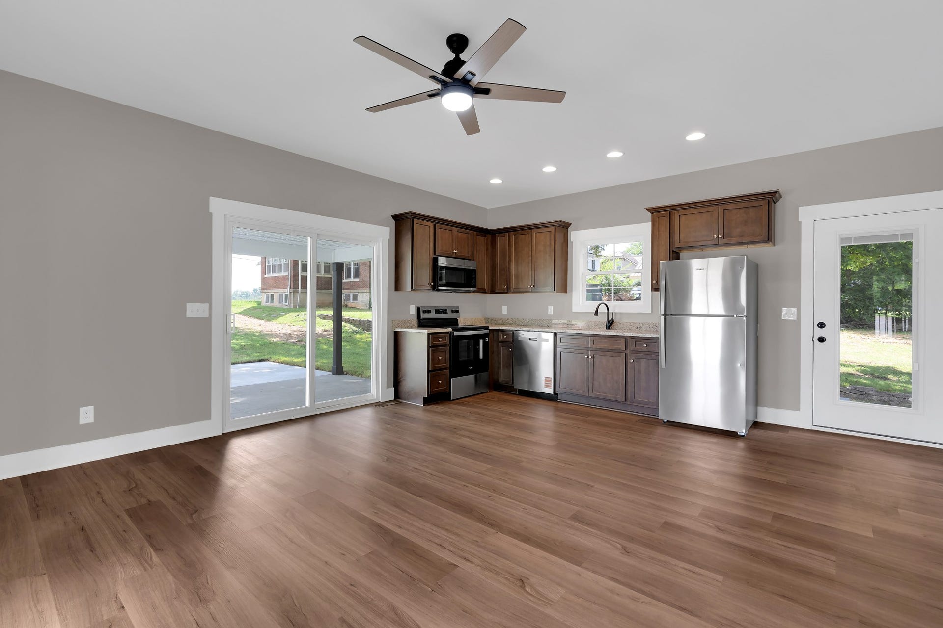 220 Walnut St, Shelbyville, TN 37160