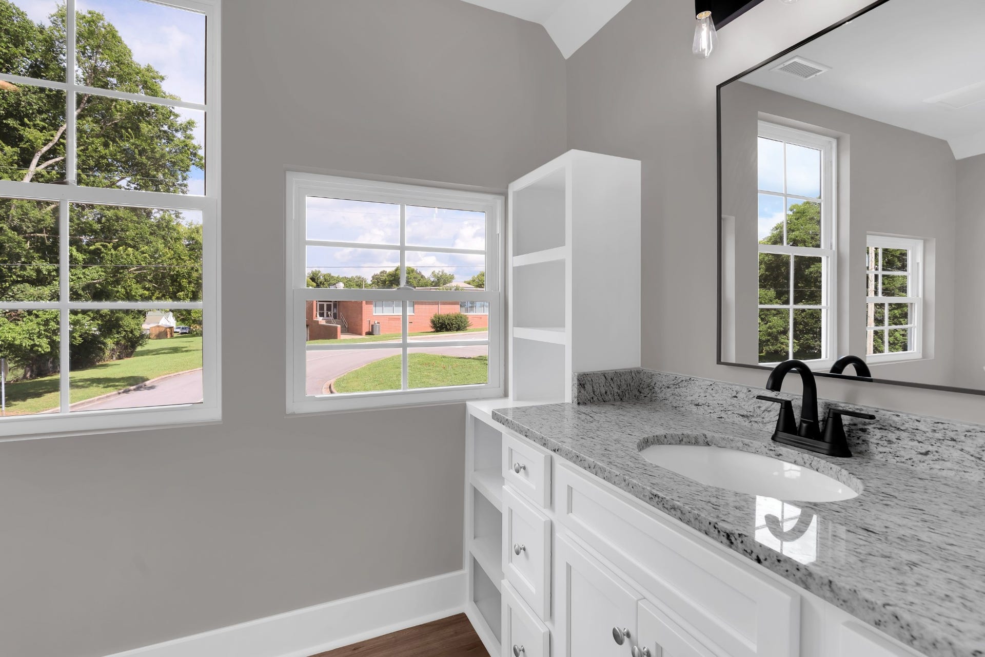 220 Walnut St, Shelbyville, TN 37160