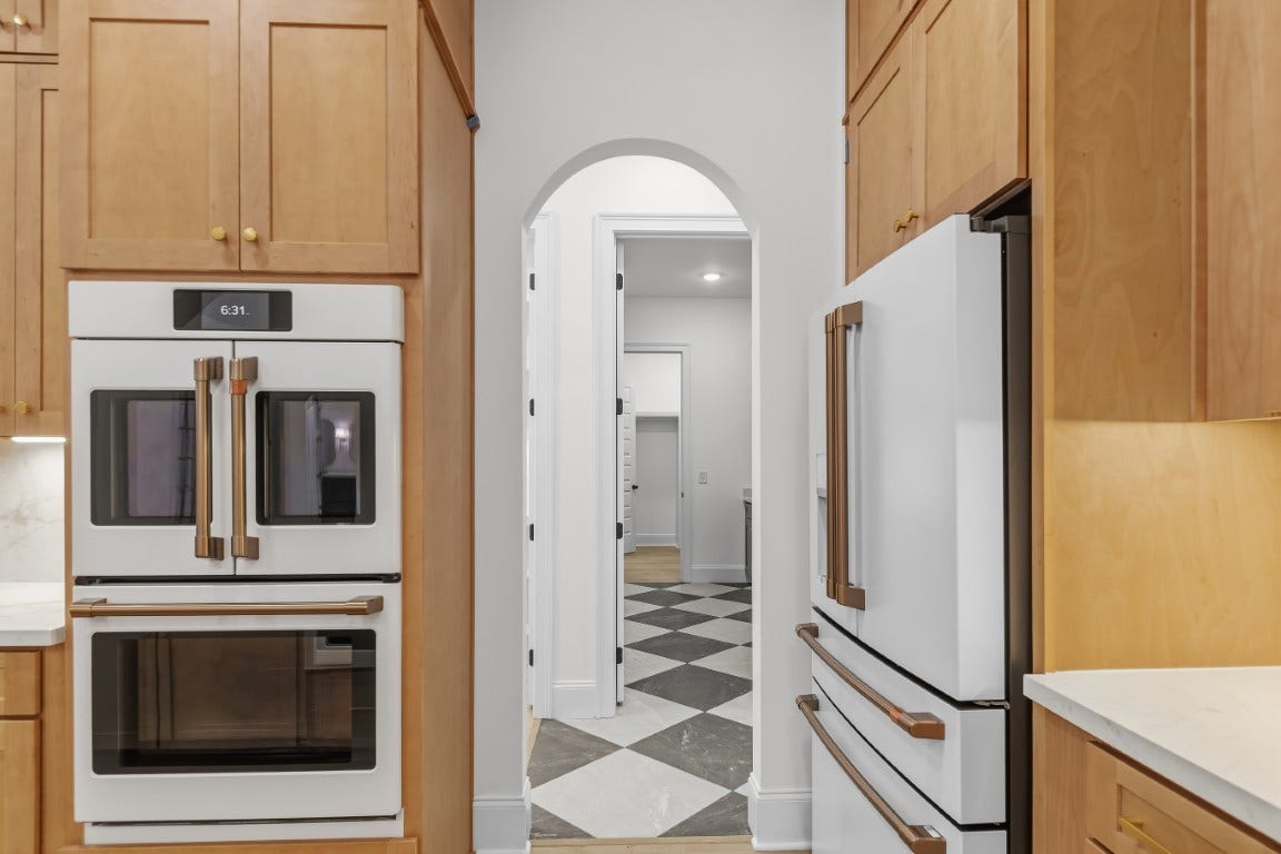1084 Peyton Place, Columbia, TN 38401 1084 Peyton Place, Columbia, TN 38401