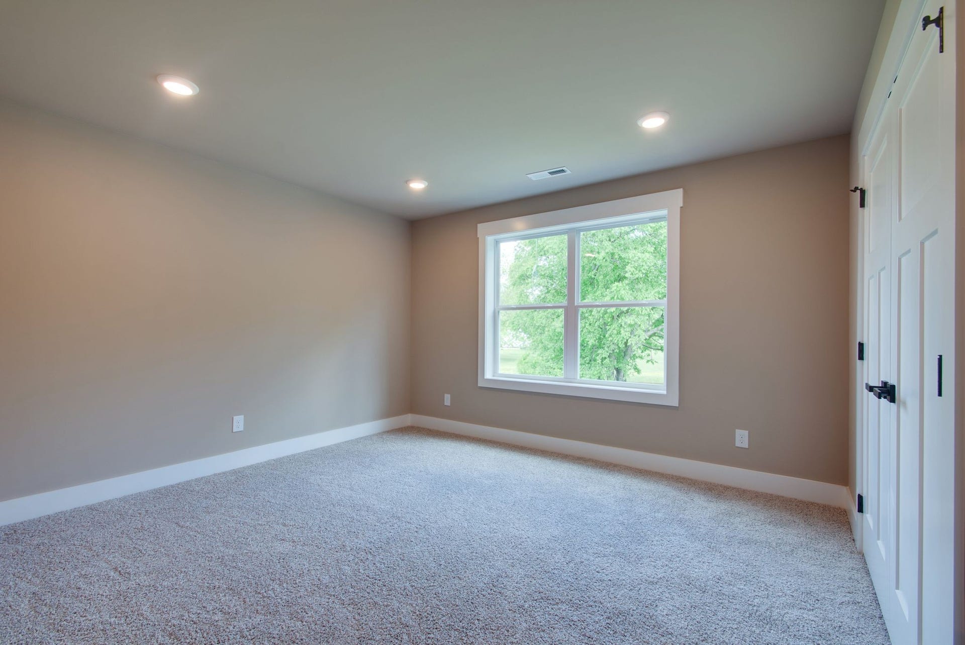 1151 Canaan Rd, Columbia, TN 38401