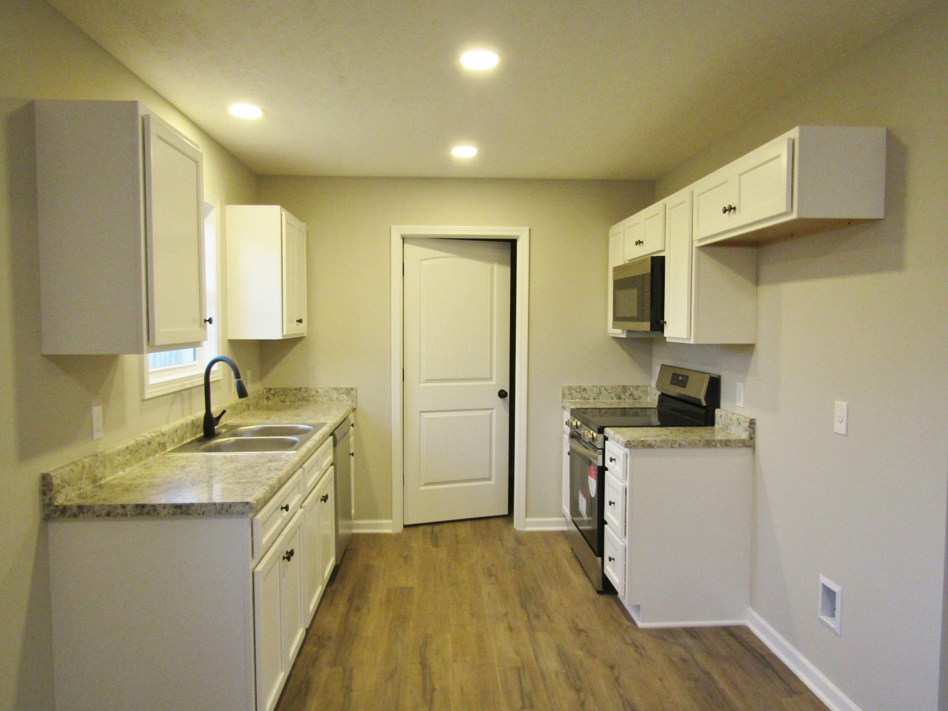 1600 Larry Dospil Dr, Lewisburg, TN 37091 1600 Larry Dospil Dr, Lewisburg, TN 37091
